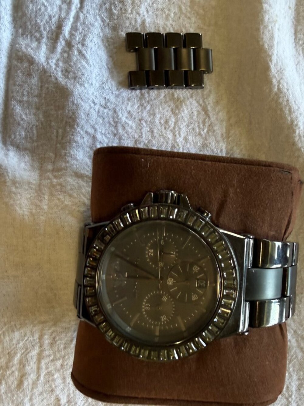 Michael Kors MK -5579 Oversized Hutton Gunmetal Watch - Picture 6 of 7